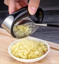 Knoflookpers/Gemberpers - Metico Knify - RVS - Vaatwasserbestendig 21 Knoflookpers/Gemberpers - Metico Knify - RVS - Vaatwasserbestendig -Kookgerei Koning Verkoop 1115x1200 5