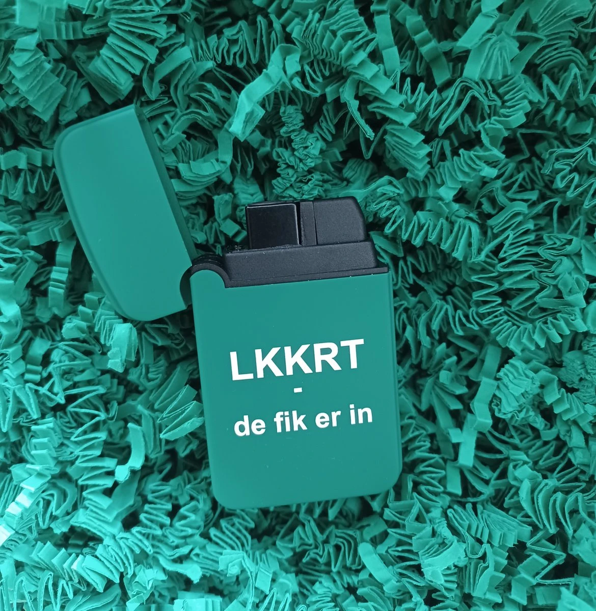 Unieke Originele Bedrukte Gasaanstekers Rotterdam - LKKRT - Rotterdam - 'de Fik Er In' - Bedrukte Gasaanstekers - Gasaanstekers - Gasaansteker - Aanstekers - Aansteker - Navulbare Aanstekers - Aansteker Gas - Straalvlam - Jet Flame - Torch Flame 4 Unieke Originele Bedrukte Gasaanstekers Rotterdam - LKKRT - Rotterdam - 'de Fik Er In' - Bedrukte Gasaanstekers - Gasaanstekers - Gasaansteker - Aanstekers - Aansteker - Navulbare Aanstekers - Aansteker Gas - Straalvlam - Jet Flame - Torch Flame - Afbeelding 4