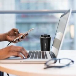 Volcan RVS Koffiebeker To Go - Thermosbeker - Theebeker - Coffee - Zwart -Kookgerei Koning Verkoop 1199x1200 2