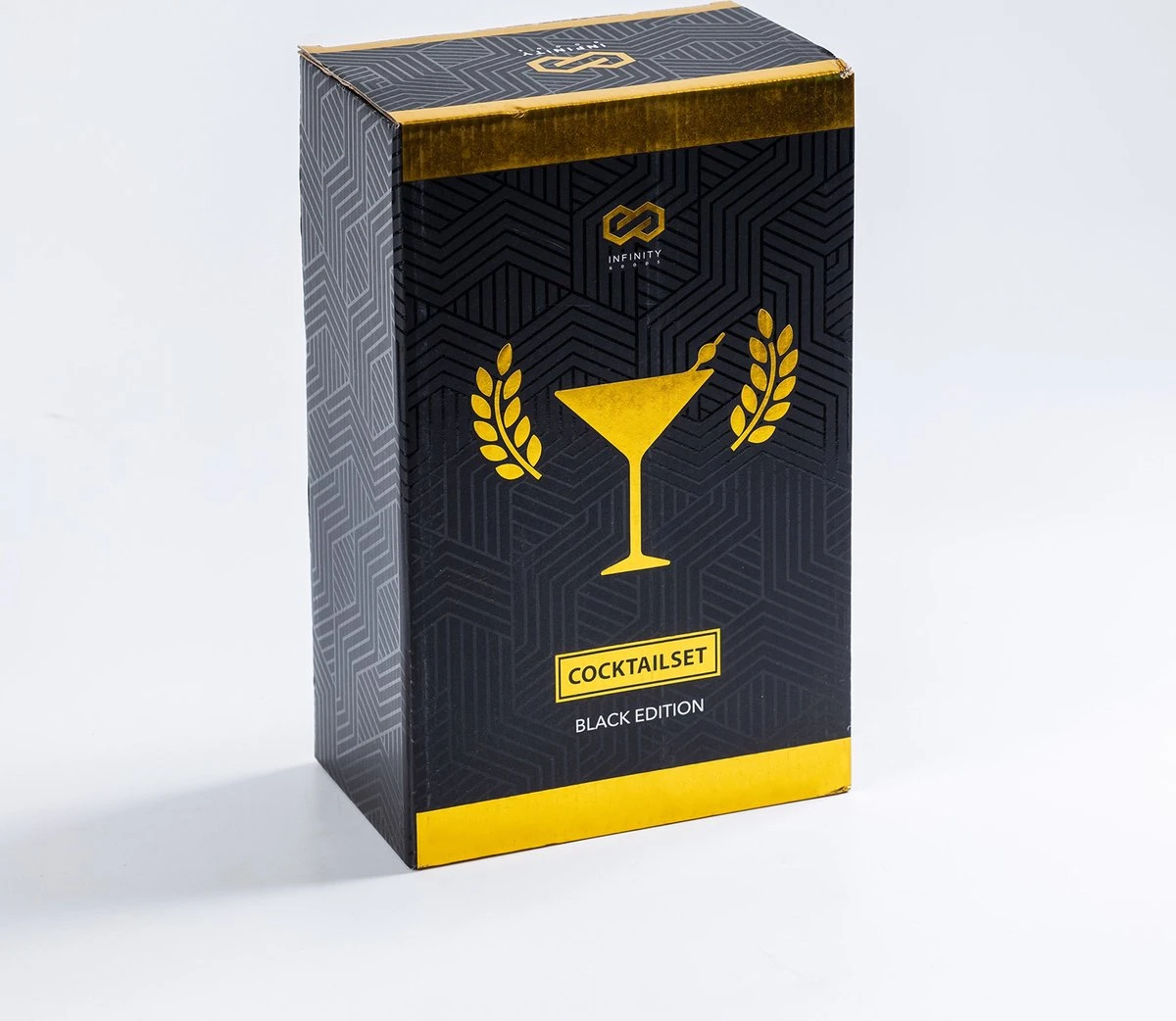 Infinity Goods Cocktailset - 15 Delige Zwarte Cocktail Shaker Set - Luxe Cadeauverpakking - Inclusief Recepten - Zwart 7 Infinity Goods Cocktailset - 15 Delige Zwarte Cocktail Shaker Set - Luxe Cadeauverpakking - Inclusief Recepten - Zwart - Afbeelding 7