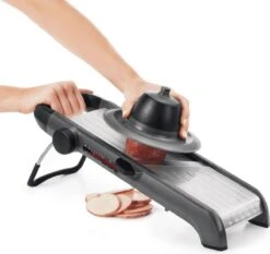 OXO Good Grips Mandoline Chef 2.0 -Kookgerei Koning Verkoop 1200x1130 3