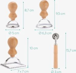 Navaris Set Van 4 Raviolisnijders - Raviolimakers Met Houten Handvat - Set Van 3 Vormsnijders En 1 Pastawiel Voor Het Snijden Van Zelfgemaakte Ravioli 11 Navaris Set Van 4 Raviolisnijders - Raviolimakers Met Houten Handvat - Set Van 3 Vormsnijders En 1 Pastawiel Voor Het Snijden Van Zelfgemaakte Ravioli -Kookgerei Koning Verkoop 1200x1148 11