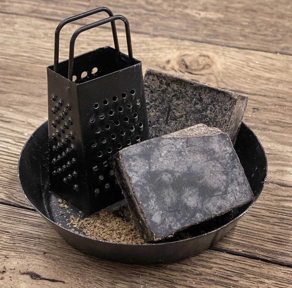 Mini Amberrasp Zwart - Raspje Voor Amberblokjes/geurblokjes - Amberraspje Black 2 Mini Amberrasp Zwart - Raspje Voor Amberblokjes/geurblokjes - Amberraspje Black - Afbeelding 2