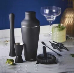 MikaMax Cocktail Shaker Set - Cocktail Set - Luxe Cadeauverpakking - Inclusief Cocktailboek - 700ml - Mat Zwarte Afwerking - Complete Set 8-Delig