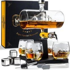 Whisiskey Whiskey Karaf - Luxe Whisky Karaf Set Zeilschip - 1L - Decanteer Karaf - Zeilboot - Whiskey Set - Incl. 4 Whiskey Stones, Schenktuit, Tap & 4 Whiskey Glazen - Peaky Blinders - Cadeau Voor Man & Vrouw