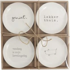 Bord Set Van 4 Stuks ø15cm . Met Tekst Geniet / Lekker/ Vandaag Is Mijn Lievelingsdag /hondje Gusta -Kookgerei Koning Verkoop 1200x1194 11