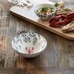 Riviera Maison Serveerschaal Keramiek, Ronde Kom Voor Salades, Fruit, Snacks - First Catch Bowl - Blauw - Keramiek - Maat M 7 Riviera Maison Serveerschaal Keramiek, Ronde Kom Voor Salades, Fruit, Snacks - First Catch Bowl - Blauw - Keramiek - Maat M -Kookgerei Koning Verkoop 1200x1200 1146