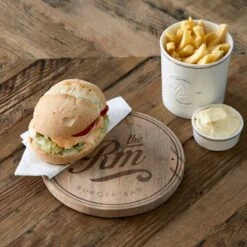 Riviera Maison Serveerplank Rond Hout Voor Hamburger - Amsterdam Burger Bar Serving Board - Bruin - Mangohout - 1 Stuk 7 Riviera Maison Serveerplank Rond Hout Voor Hamburger - Amsterdam Burger Bar Serving Board - Bruin - Mangohout - 1 Stuk -Kookgerei Koning Verkoop 1200x1200 1161