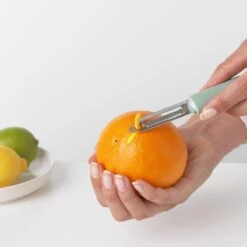 Brabantia Tasty+ Dunschiller Plus Zesteur - Jade Green -Kookgerei Koning Verkoop 1200x1200 1881