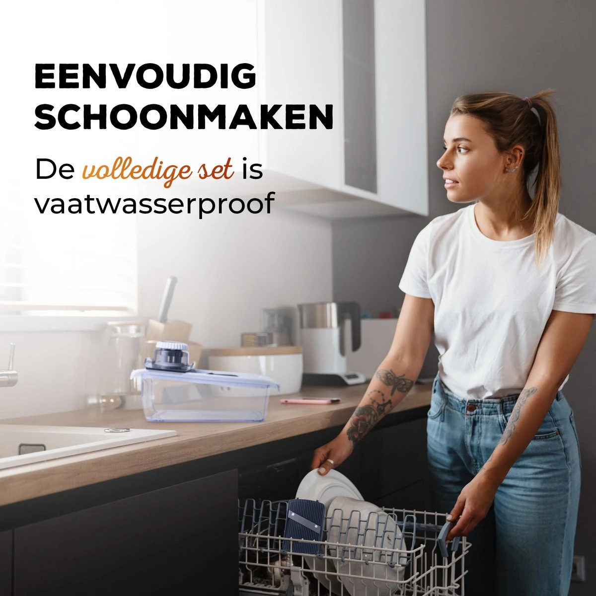 Estus QuickSlicer Mandoline Keukensnijder - Groentesnijder - Uiensnijder - Spiraalsnijder - Roestvrij Staal - Vingerbeschermer - 6 Opzetstukken 9 Estus QuickSlicer Mandoline Keukensnijder - Groentesnijder - Uiensnijder - Spiraalsnijder - Roestvrij Staal - Vingerbeschermer - 6 Opzetstukken - Afbeelding 9