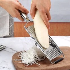 Merkloos Groentesnijder 4-in-1 Rasp - Mandoline – Julienne - Groentensnijder – 4 Opzetstukken – Vaatwasserbestendig – Handmatig Snijden, Schaven En Raspen - Foodprocessor - Keukengereedschap - Multifunctioneel -Kookgerei Koning Verkoop 1200x1200 1969