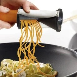 GEFU Spirelli Spiraalsnijder - Zwart 30 GEFU Spirelli Spiraalsnijder - Zwart -Kookgerei Koning Verkoop 1200x1200 2021