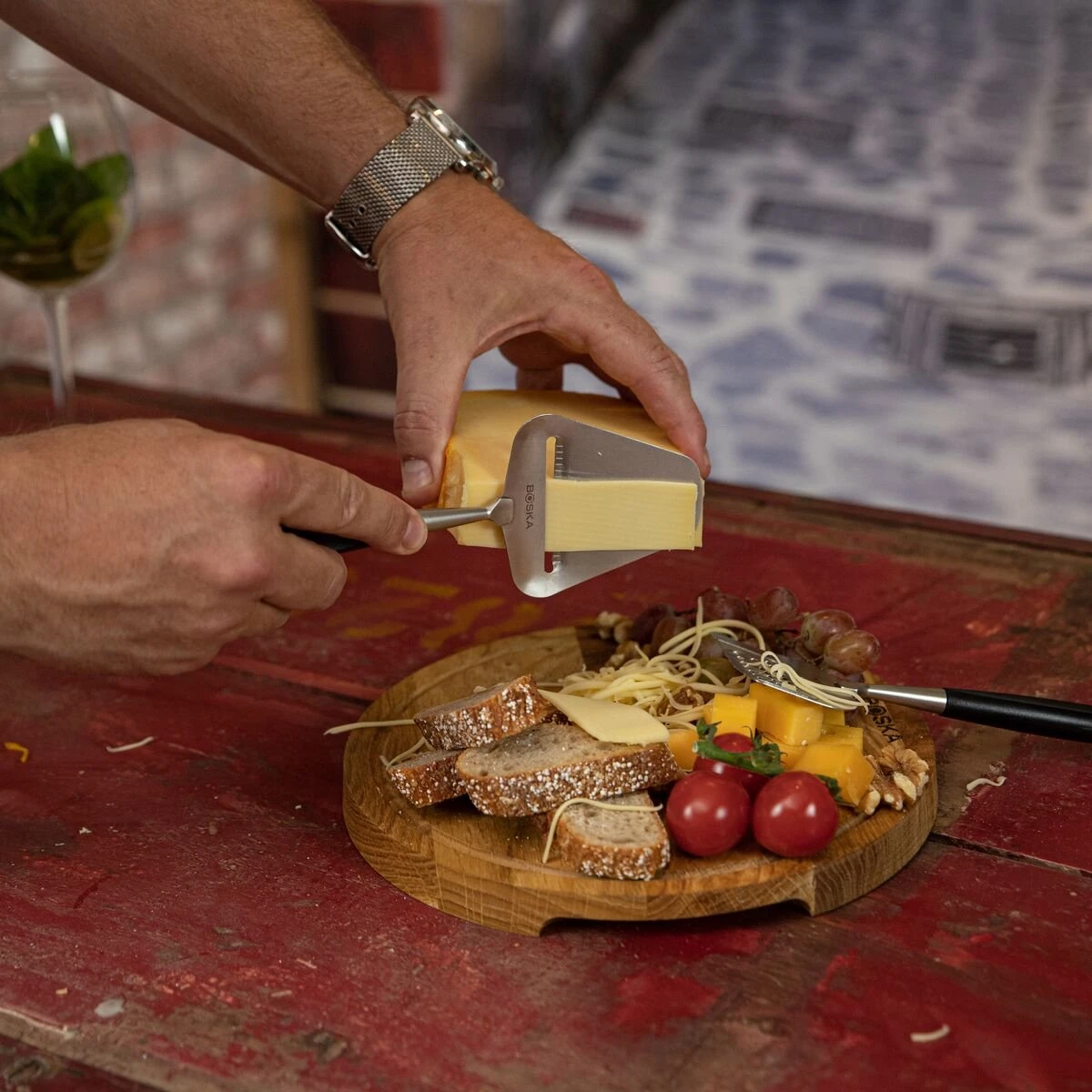 Boska Kaasschaaf Milano+ - Kaasschaaf Voor Harde Kaas - Vaatwasserbestendig - Kaasschaaf Zwart - Cadeautips - Keukengerei - Keuken Accessoires - 10 Jaar Garantie 13 Boska Kaasschaaf Milano+ - Kaasschaaf Voor Harde Kaas - Vaatwasserbestendig - Kaasschaaf Zwart - Cadeautips - Keukengerei - Keuken Accessoires - 10 Jaar Garantie - Afbeelding 13