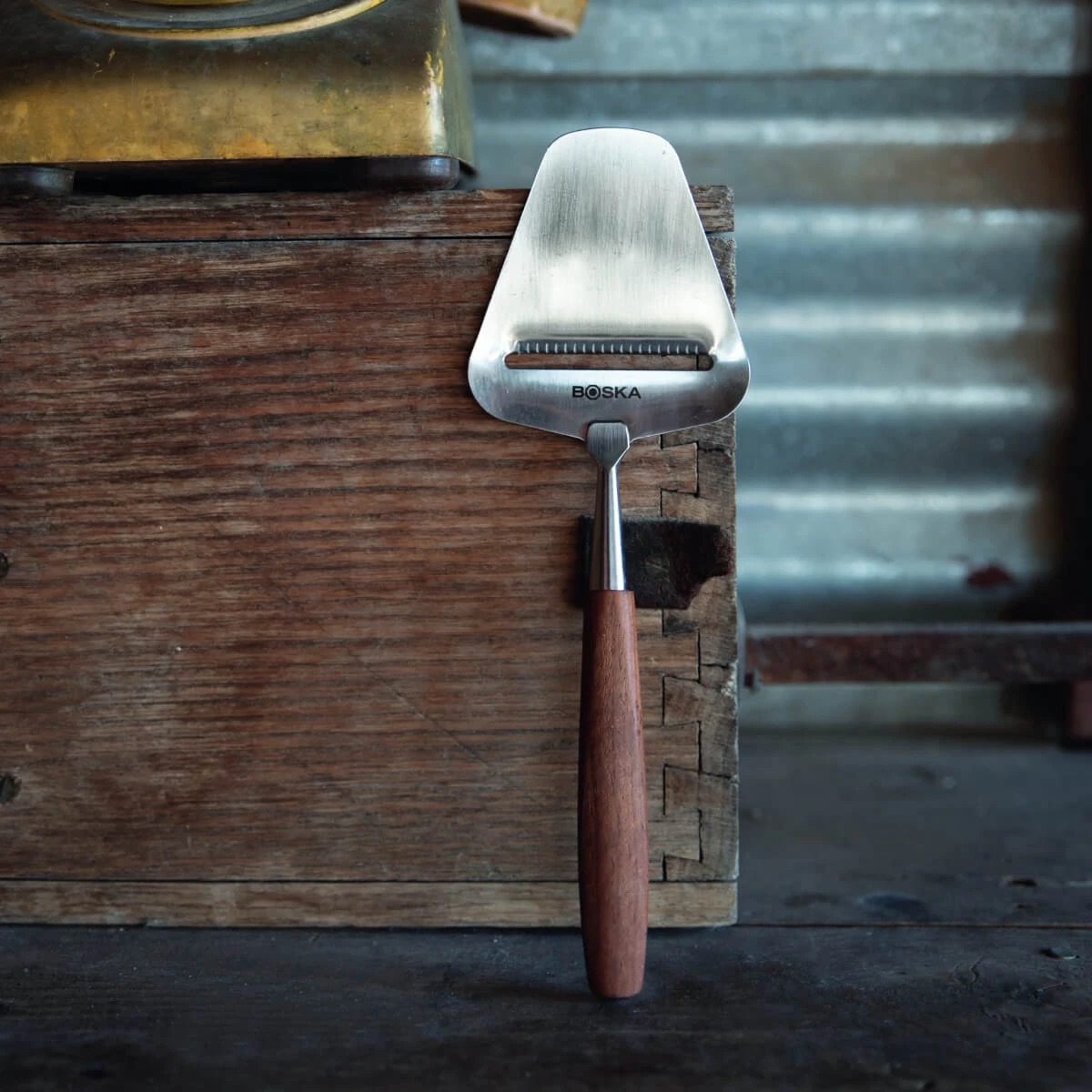 Boska Kaasschaaf Vienna - Kaasschaaf Harde Kaas - Kaasschaaf Oude Kaas - Kaasschaaf Houten Handvat - RVS - Multifunctionele Snijder - Keukengerei - Keuken Accessoires - 10 Jaar Garantie 2 Boska Kaasschaaf Vienna - Kaasschaaf Harde Kaas - Kaasschaaf Oude Kaas - Kaasschaaf Houten Handvat - RVS - Multifunctionele Snijder - Keukengerei - Keuken Accessoires - 10 Jaar Garantie - Afbeelding 2