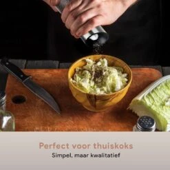 DODANA Premium Peper - & Zoutmolen Elektrisch - 1 Stuk - Pepermolen - Zoutmolen - Oplaadbaar - USB - Elektrische Pepermolen - RVS - Zwaartekracht Functie - LED Lamp - Nl Handleiding - Incl Borsteltje -Kookgerei Koning Verkoop 1200x1200 2314