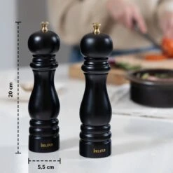 Deleca Luxe Peper En Zoutmolen Set - Met Geschenkdoos - Zout / Pepermolen - Rubberhout - Zwart & Goud -Kookgerei Koning Verkoop 1200x1200 2467