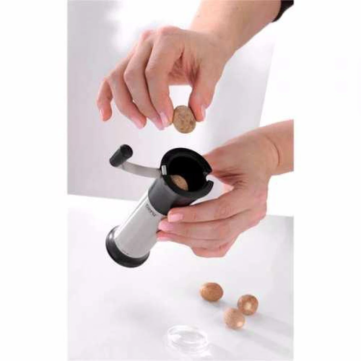 GEFU Nootmuskaatmolen - Laser Cut - RVS 2 GEFU Nootmuskaatmolen - Laser Cut - RVS - Afbeelding 2