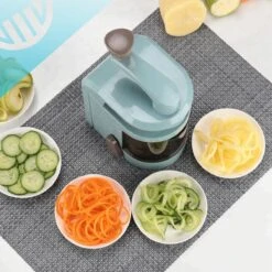 Qitch & Quisine Premium Spiraalsnijder + Borstel & Dunschiller – 4-in-1 Multifunctionele Groentensnijder – Groentenpasta/Groentenspaghetti Spiralizer – Vegetarische/Veganistische/Paleo/Low-Carb Recepten & Dieet 20 Qitch & Quisine Premium Spiraalsnijder + Borstel & Dunschiller – 4-in-1 Multifunctionele Groentensnijder – Groentenpasta/Groentenspaghetti Spiralizer – Vegetarische/Veganistische/Paleo/Low-Carb Recepten & Dieet -Kookgerei Koning Verkoop 1200x1200 2528