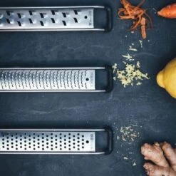 Boska Handrasp Star Monaco+ - Keukenrasp - Handrasp - Handrasp Kaas - Handrasp Fijn - Citroenrasp - Kaas Raspen - Handrasp RVS - Vaatwasserbestendig - Keukengerei - Keuken Accessoires - 10 Jaar Garantie -Kookgerei Koning Verkoop 1200x1200 2547
