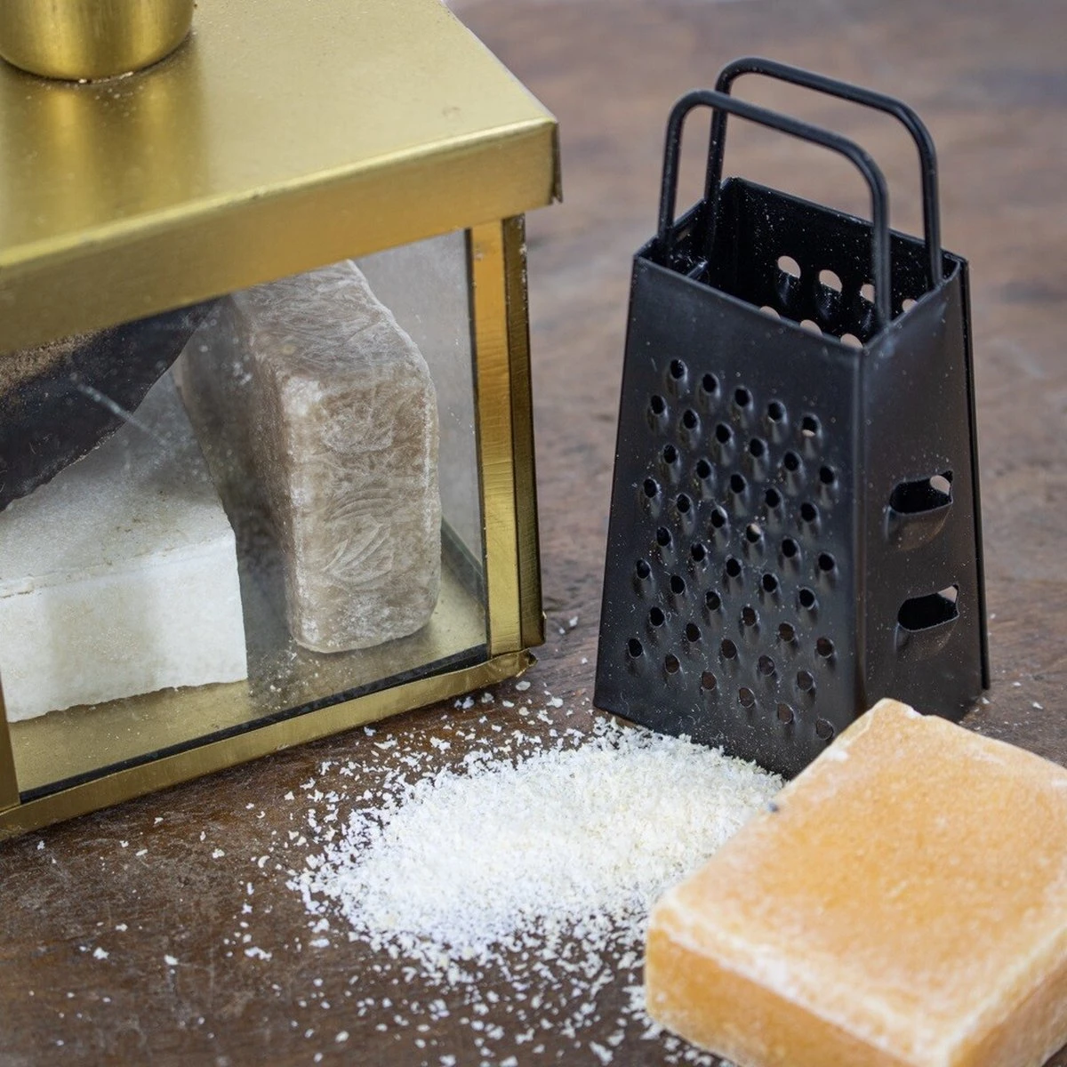 Mini Amberrasp Zwart - Raspje Voor Amberblokjes/geurblokjes - Amberraspje Black 1 Mini Amberrasp Zwart - Raspje Voor Amberblokjes/geurblokjes - Amberraspje Black