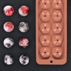 Blumtal Bollen IJsblokjesvorm - 2 X 14 IJsblokjes - Hoogwaardig Siliconen - 28 Stuks - 3 Cm - Olive - Groen / Mineral Red - Rood -Kookgerei Koning Verkoop 1200x1200 2820