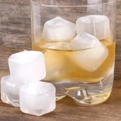 Kikkerland Herbruikbare Ijsblokjes (set Van 30) - Ijsblokjesvorm - Transparant -Kookgerei Koning Verkoop 1200x1200 2897