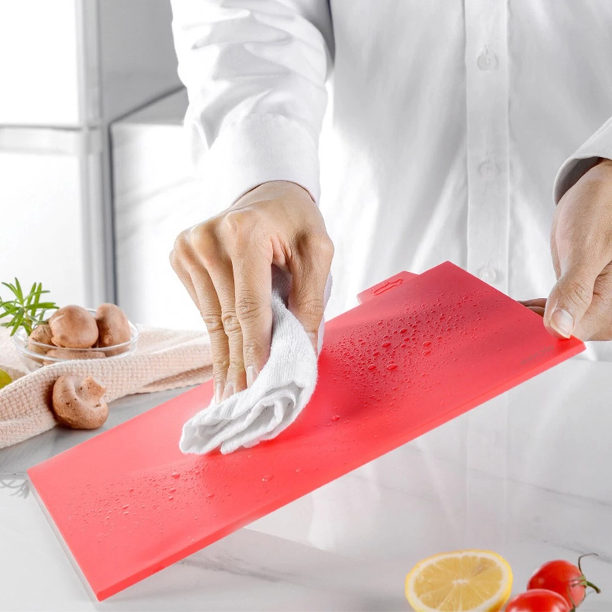 MyCuisine - Snijplankenset Met Houder - 4 Stuks - Snijplanken - Keuken Accessoires - Snijplank - 30 X 22,3 X 0,5 Cm - Kunststof - Zwart 4 MyCuisine - Snijplankenset Met Houder - 4 Stuks - Snijplanken - Keuken Accessoires - Snijplank - 30 X 22,3 X 0,5 Cm - Kunststof - Zwart - Afbeelding 4