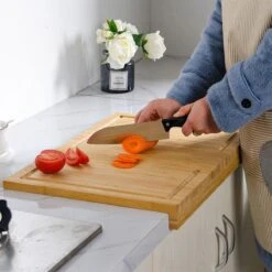 Zindoo Bamboe Snijplank Met Saprand - Werkblad - Aanrecht Snijplank - Bamboo Werkblad - Rand Voor Stabiliteit - Broodplank - FSC Bamboe - Duurzaam Hout - ZIN-BCB-01 -Kookgerei Koning Verkoop 1200x1200 2963