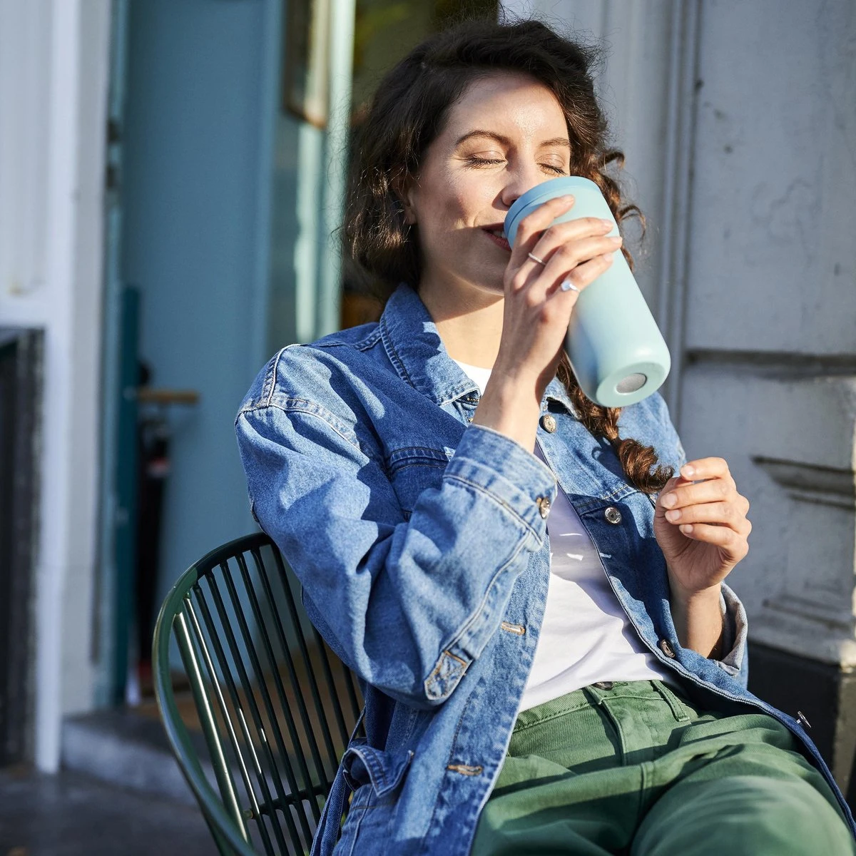 Mepal Isoleerbeker Ellipse 375 Ml – Houdt Je Drankje 4 Uur Warm En 8 Uur Koud – Nordic Denim – Koffiebeker To Go – Lekdicht – Thermosbeker 4 Mepal Isoleerbeker Ellipse 375 Ml – Houdt Je Drankje 4 Uur Warm En 8 Uur Koud – Nordic Denim – Koffiebeker To Go – Lekdicht – Thermosbeker - Afbeelding 4