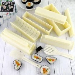 Surpass-Sushi Roll Making Kit Complete-Sushi Maker Set Voor Beginners-10 Stuks Plastic Sushi Set Tool-Sushi Rice Roll Mold-Perfect Home Cooking Kitchen Tool-Beige-19.6cm*7cm*6.3cm -Kookgerei Koning Verkoop 1200x1200 3599