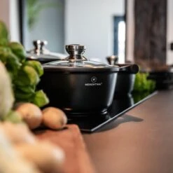 Herenthal Inductie Pannenset - Luxe 10-delige Koekenpanset - Voor Alle Warmtebronnen - Met Glazen Deksels En Koudgrepen - Zwart 16 Herenthal Inductie Pannenset - Luxe 10-delige Koekenpanset - Voor Alle Warmtebronnen - Met Glazen Deksels En Koudgrepen - Zwart -Kookgerei Koning Verkoop 1200x1200 4215