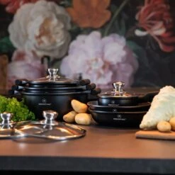 Herenthal Inductie Pannenset - Luxe 10-delige Koekenpanset - Voor Alle Warmtebronnen - Met Glazen Deksels En Koudgrepen - Zwart 17 Herenthal Inductie Pannenset - Luxe 10-delige Koekenpanset - Voor Alle Warmtebronnen - Met Glazen Deksels En Koudgrepen - Zwart -Kookgerei Koning Verkoop 1200x1200 4216