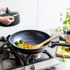 GreenPan Memphis Keramische Wokpan - Ø 28 Cm - PFAS-vrij -Kookgerei Koning Verkoop 1200x1200 4279