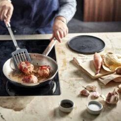 Demeyere Classico 3 RVS Koekenpan – Koekenpan Inductie - 28 Cm – PTFE-vrij 10 Demeyere Classico 3 RVS Koekenpan – Koekenpan Inductie - 28 Cm – PTFE-vrij -Kookgerei Koning Verkoop 1200x1200 4506