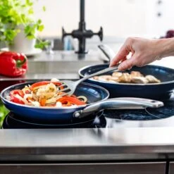 Blue Diamond, Keramische Koekenpan Verrijkt Met Diamantdeeltjes – Inductie Koekenpan Ø 20 Cm – PFAS En PHOA Vrij 9 Blue Diamond, Keramische Koekenpan Verrijkt Met Diamantdeeltjes – Inductie Koekenpan Ø 20 Cm – PFAS En PHOA Vrij -Kookgerei Koning Verkoop 1200x1200 4511