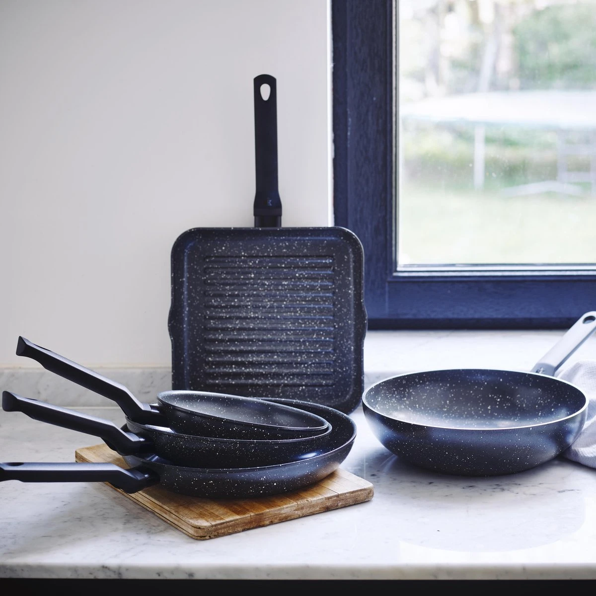 BK Universe Koekenpannenset Ø 24 Cm + Ø 28 Cm - Inductie - PFAS-vrij 4 BK Universe Koekenpannenset Ø 24 Cm + Ø 28 Cm - Inductie - PFAS-vrij - Afbeelding 4