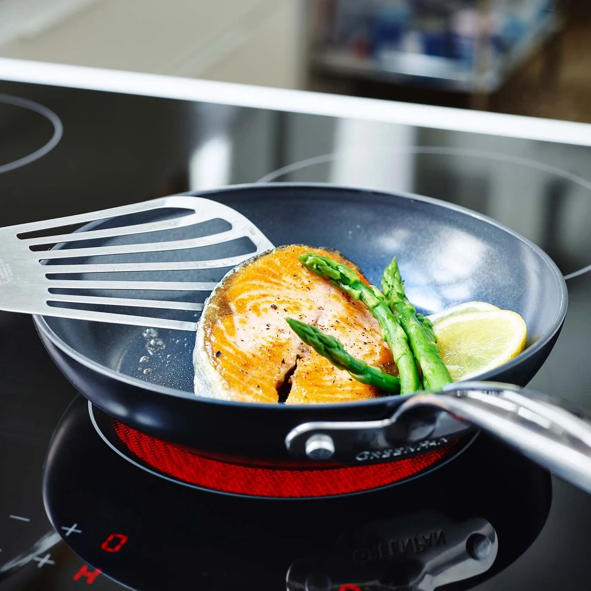 GreenPan Barcelona Infinity Pro Koekenpannenset - 3-delig - Zwart - Inductie - PFAS-vrij 17 GreenPan Barcelona Infinity Pro Koekenpannenset - 3-delig - Zwart - Inductie - PFAS-vrij - Afbeelding 17