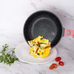 Royalty Line Inductie Pannenset - Luxe 14-delige Pannenset Marmeren Coating - Pannen Met Afneembare Handvaten - Oven-Ready - PFAS-Vrij - Voor Alle Warmtebronnen - Afneembare Koudgrepen - Antiaanbaklaag - Koekenpan Met Glazen Deksels - Roze -Kookgerei Koning Verkoop 1200x1200 4664