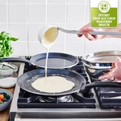 GreenPan Essentials Pannenkoekenpan 24cm - Zwart - Inductie - PFAS-vrij -Kookgerei Koning Verkoop 1200x1200 4748
