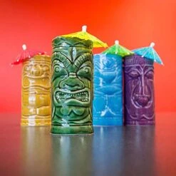 MikaMax Tiki Mugs - Cocktail Glazen - Hawaii – Cocktail Set - Mok - Keramiek- Set Van 4 - Vaatwasser Bestendig - 330ML -Kookgerei Koning Verkoop 1200x1200 5363