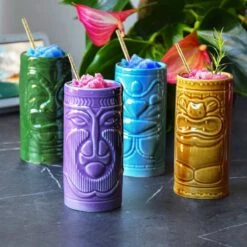 MikaMax Tiki Mugs - Cocktail Glazen - Hawaii – Cocktail Set - Mok - Keramiek- Set Van 4 - Vaatwasser Bestendig - 330ML -Kookgerei Koning Verkoop 1200x1200 5364