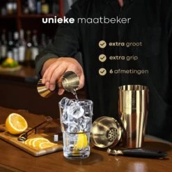 Cocktail Set Van BarDeluxe® - 3-Delig - 750ml Cocktail Shaker - Jigger / Maatbeker - Cocktail Stamper - Inclusief Nederlandstalig Receptenboek + Bewaarhoes - Goud -Kookgerei Koning Verkoop 1200x1200 5539