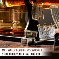 Whisiskey Whiskey Karaf - AK-47 - Luxe Whisky Karaf Set - 1 L - Decanteer Karaf - Whiskey Set - Incl. 4 Whiskey Stones, 4 Whiskey Glazen & 6 Extra Accessoires - Peaky Blinders - Cadeau Voor Man & Vrouw -Kookgerei Koning Verkoop 1200x1200 5676