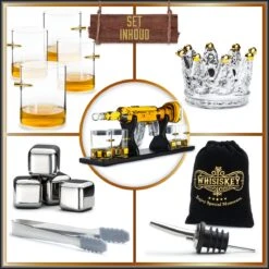 Whisiskey Whiskey Karaf - AK-47 - Luxe Whisky Karaf Set - 1 L - Decanteer Karaf - Whiskey Set - Incl. 4 Whiskey Stones, 4 Whiskey Glazen & 6 Extra Accessoires - Peaky Blinders - Cadeau Voor Man & Vrouw -Kookgerei Koning Verkoop 1200x1200 5680