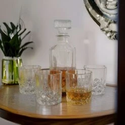 Whiskey Set - Whiskey Karaf - Whiskey Glazen - Karaf - Met 4 Glazen 9 Whiskey Set - Whiskey Karaf - Whiskey Glazen - Karaf - Met 4 Glazen -Kookgerei Koning Verkoop 1200x1200 5733