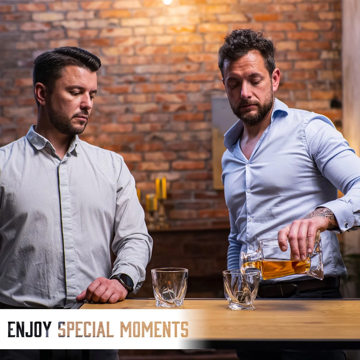 Whisiskey Whiskey Karaf - Whiskey Glazen - Luxe Whiskey Karaf Set - Decanteer Set - Whisky Set - Incl. 2 Twisted Glazen - Peaky Blinders - Cadeau Voor Man & Vrouw 5 Whisiskey Whiskey Karaf - Whiskey Glazen - Luxe Whiskey Karaf Set - Decanteer Set - Whisky Set - Incl. 2 Twisted Glazen - Peaky Blinders - Cadeau Voor Man & Vrouw - Afbeelding 5