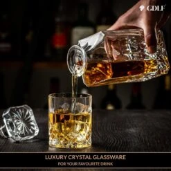 GDLF® Kristal Vintage Whiskey Karaf Set In Een Luxe Geschenkdoos - Hoogwaardig Loodvrij Kristal - Decanteer Karaf - Made In Europe - 800 Ml - Whisky Karaf Met 2 Whiskey Glazen - Peaky Blinders - Kado Man - Cadeau Voor Man -Kookgerei Koning Verkoop 1200x1200 5763