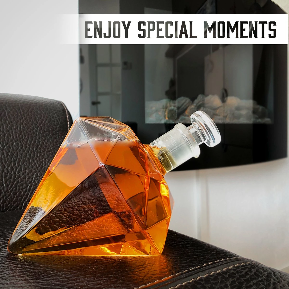 Whisiskey Whiskey Karaf - Diamant - Luxe Whisky Karaf Set - Whiskey Set - 0,9 L - Decanteer Karaf - Incl. Whiskey Stones, Schenktuit En 4 Whiskey Glazen - Peaky Blinders - Cadeau Voor Man & Vrouw 4 Whisiskey Whiskey Karaf - Diamant - Luxe Whisky Karaf Set - Whiskey Set - 0,9 L - Decanteer Karaf - Incl. Whiskey Stones, Schenktuit En 4 Whiskey Glazen - Peaky Blinders - Cadeau Voor Man & Vrouw - Afbeelding 4