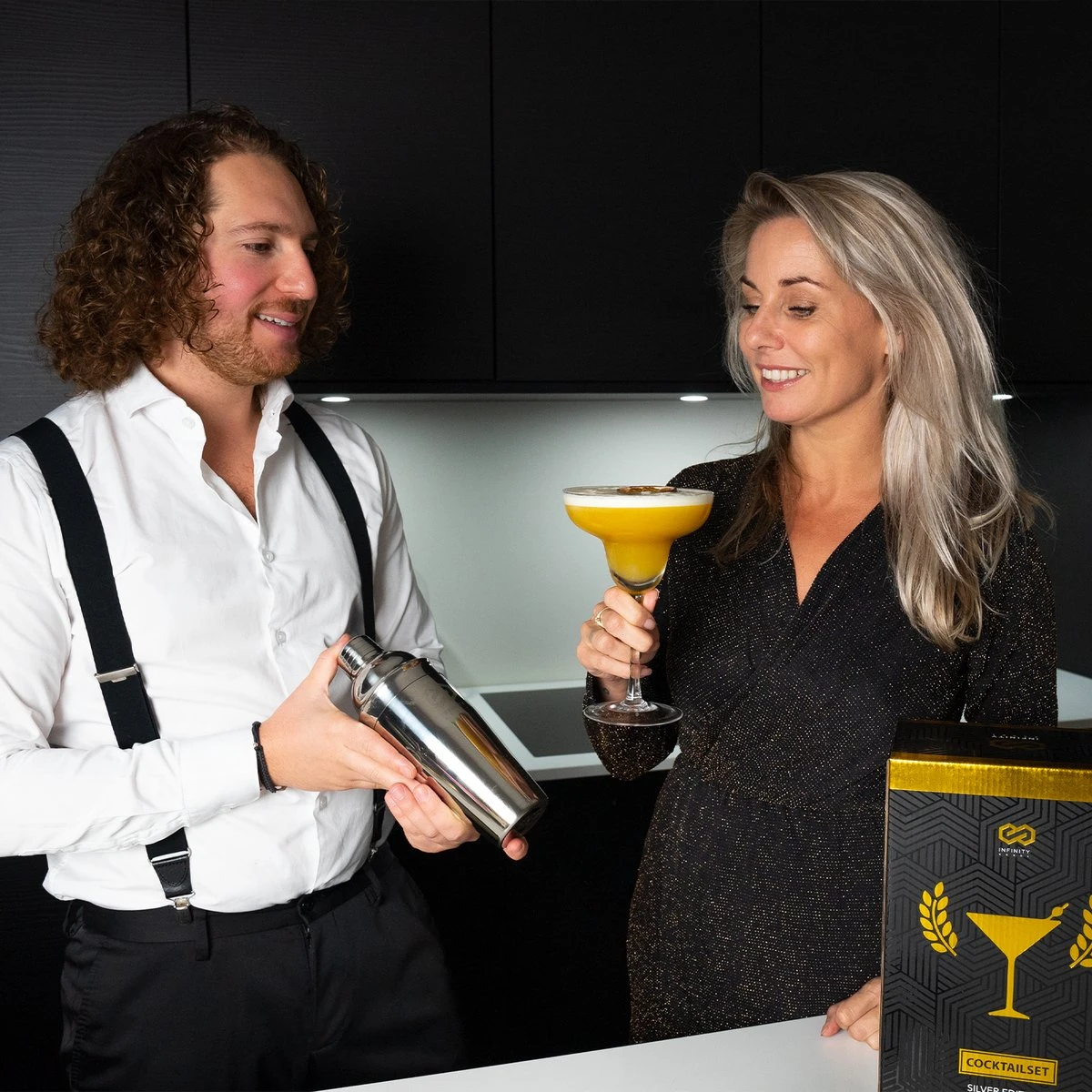 Infinity Goods Cocktailset - 15 Delige RVS Cocktail Shaker Set - Luxe Cadeauverpakking - Inclusief Recepten - RVS 6 Infinity Goods Cocktailset - 15 Delige RVS Cocktail Shaker Set - Luxe Cadeauverpakking - Inclusief Recepten - RVS - Afbeelding 6