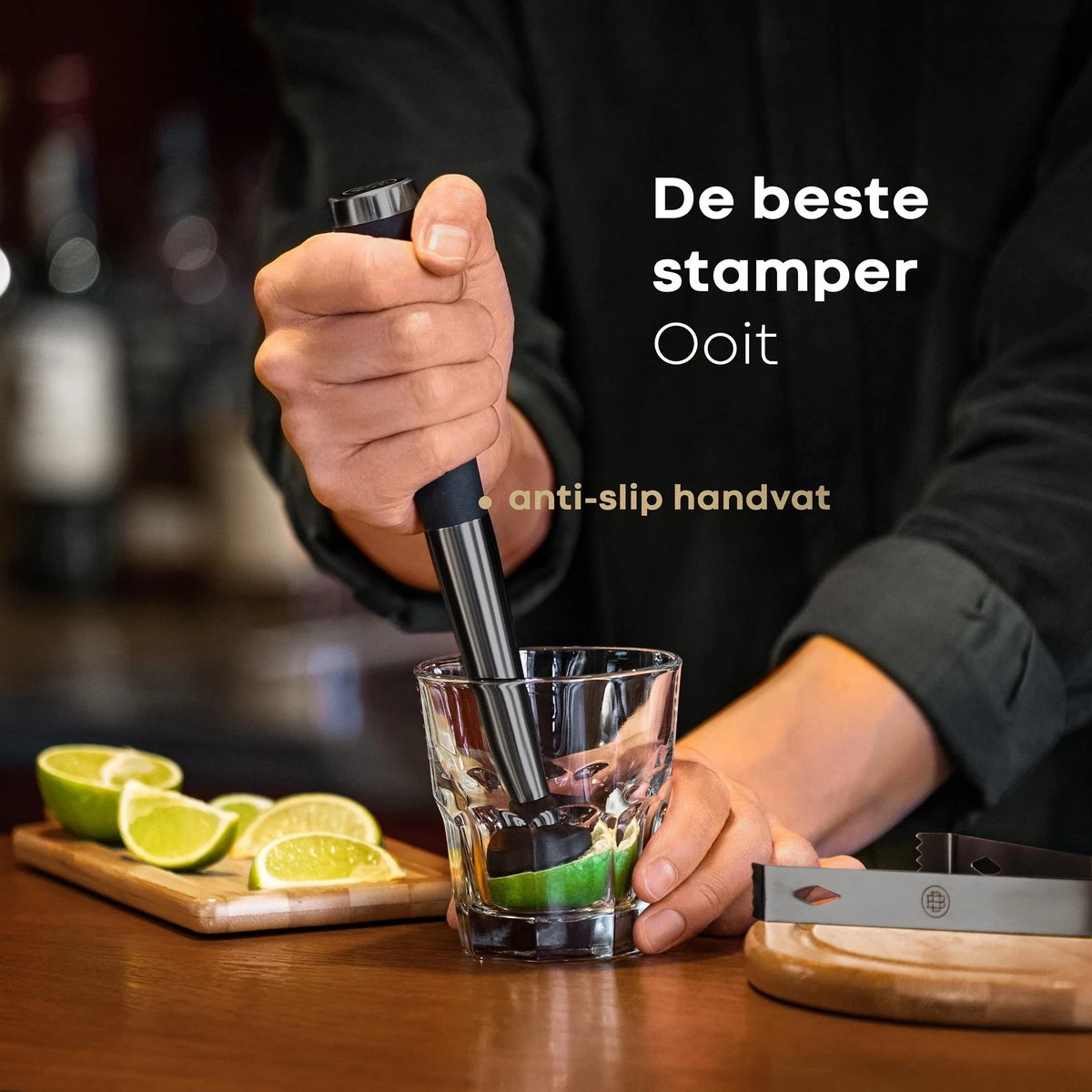 Cocktail Set Van BarDeluxe® - 3-Delig - 750ml Cocktail Shaker - Jigger / Maatbeker - Cocktail Stamper - Inclusief Nederlandstalig Receptenboek + Bewaarhoes - Metaal Zwart 5 Cocktail Set Van BarDeluxe® - 3-Delig - 750ml Cocktail Shaker - Jigger / Maatbeker - Cocktail Stamper - Inclusief Nederlandstalig Receptenboek + Bewaarhoes - Metaal Zwart - Afbeelding 5